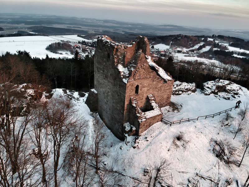 Zima nad podhradím