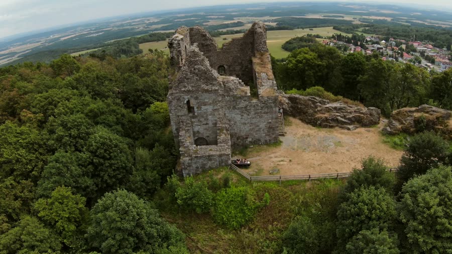 Hrad z ptačí perspektivy